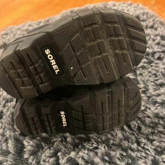Toddler Sorel snow boots (7) - Picture 5 of 6